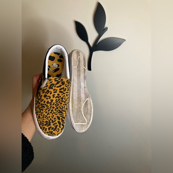 Cheetah Print Slip-On Nike Court Legacy Sneakers - Picture 2 of 6